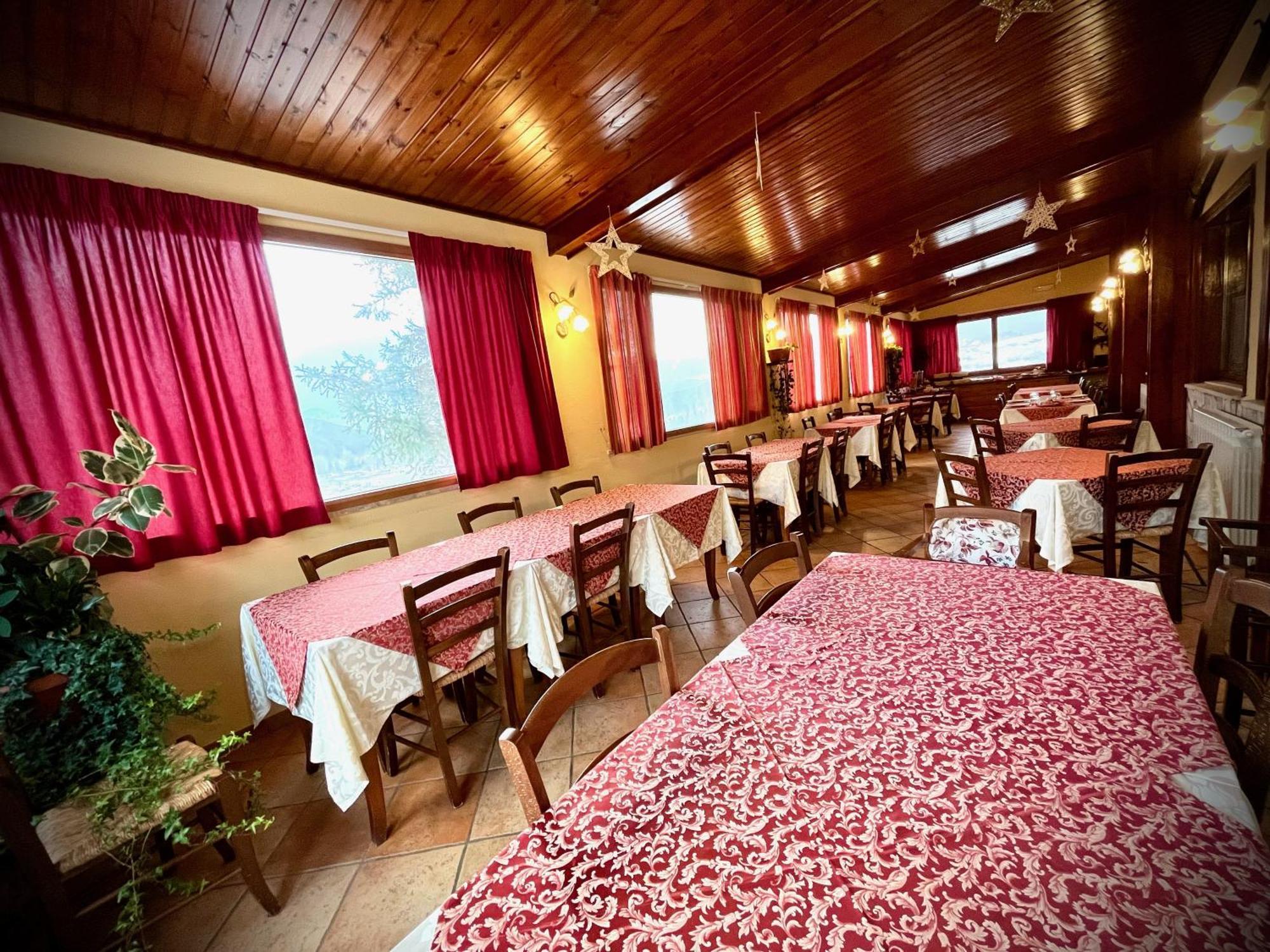 Hotel Pinguino Pescasseroli Bagian luar foto