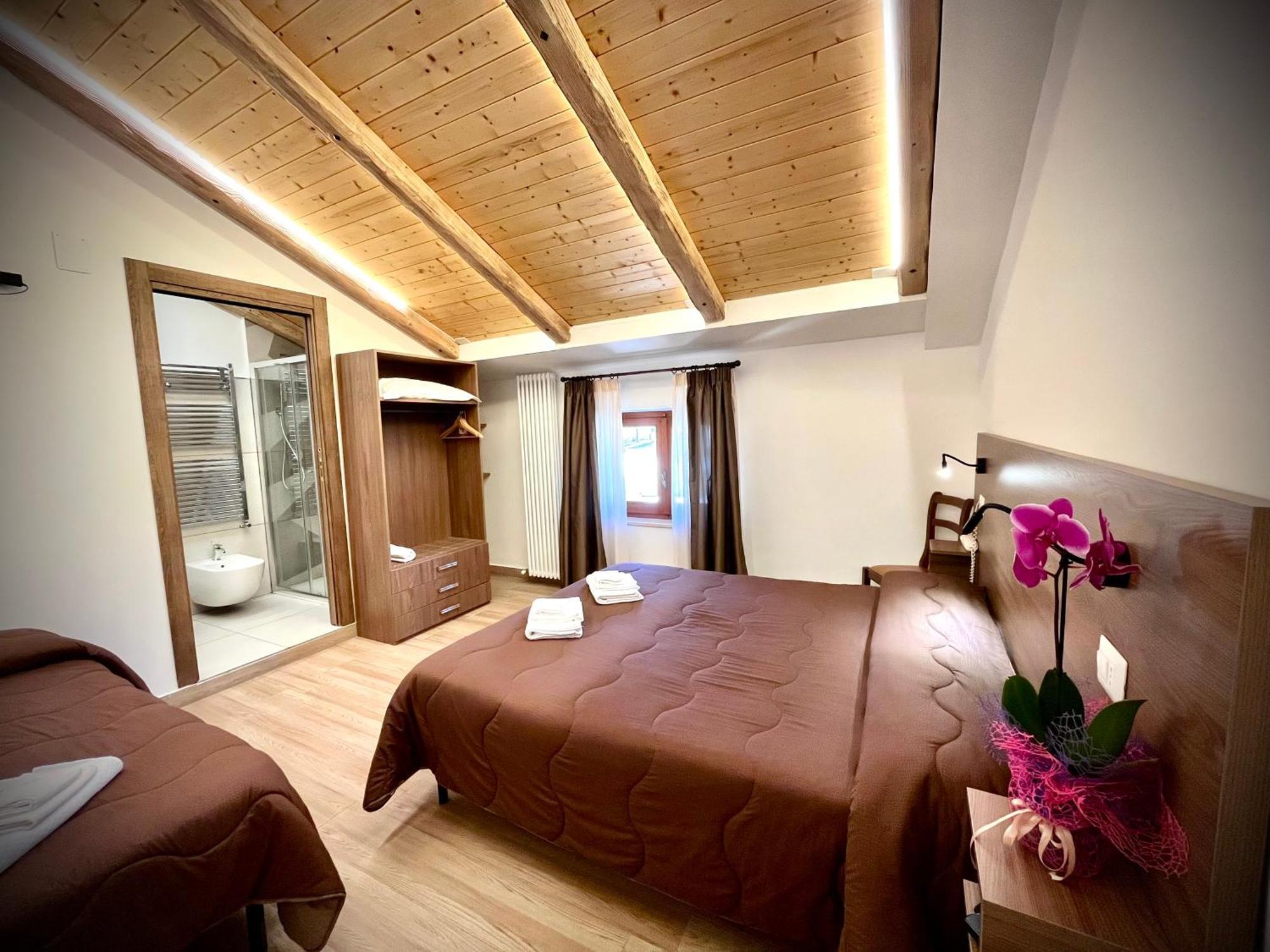 Hotel Pinguino Pescasseroli Bagian luar foto