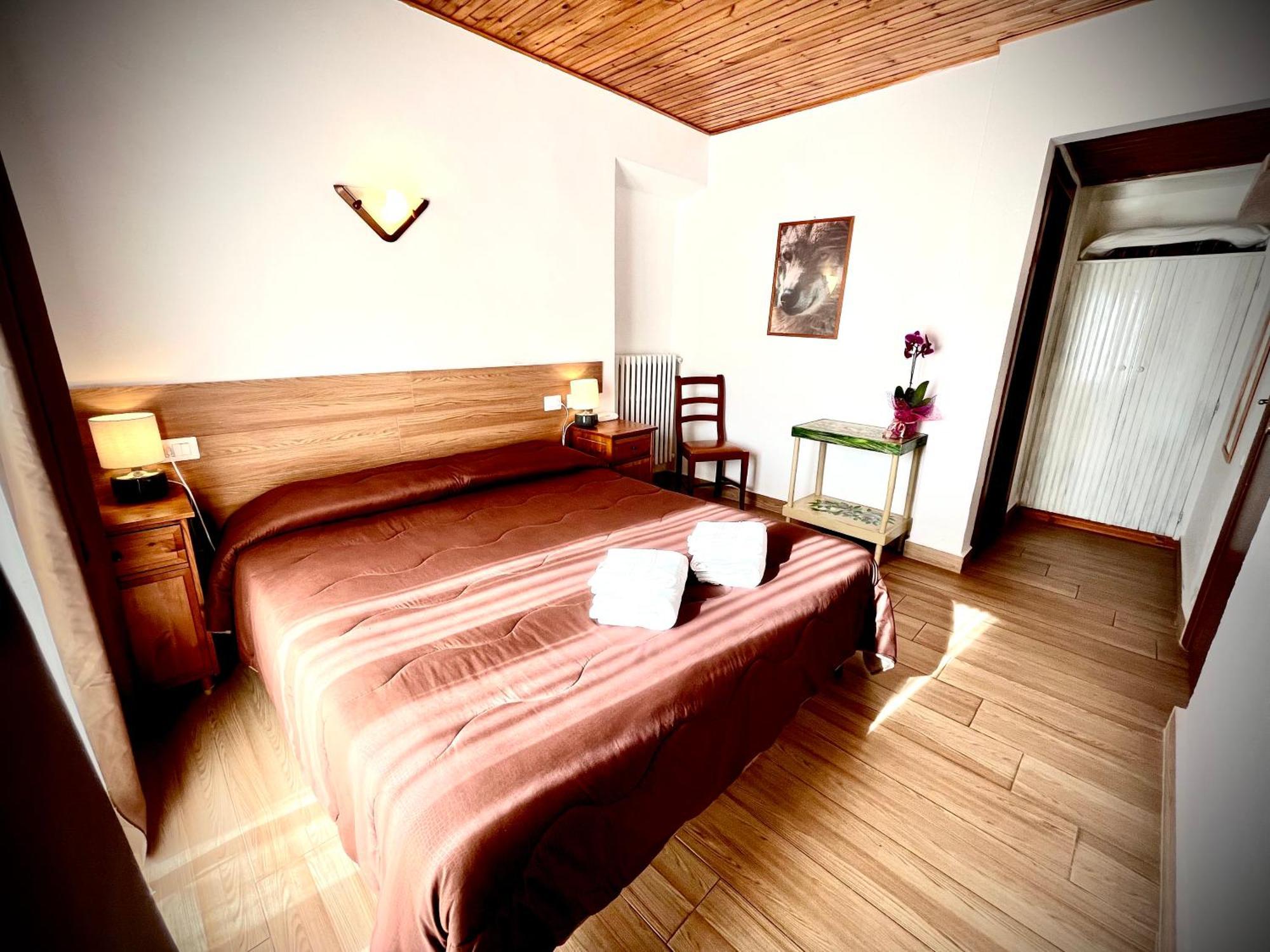 Hotel Pinguino Pescasseroli Bagian luar foto